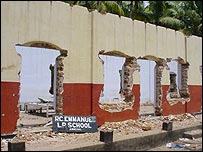 तबाह घर और इमारतें