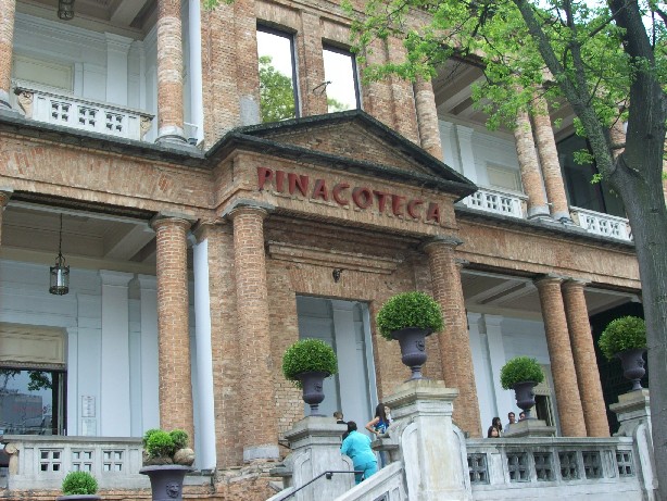 Pinacoteca museum façade.