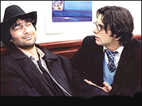 امين حيائی (راست) و پارسا پيروزفر در نمائی از فيلم