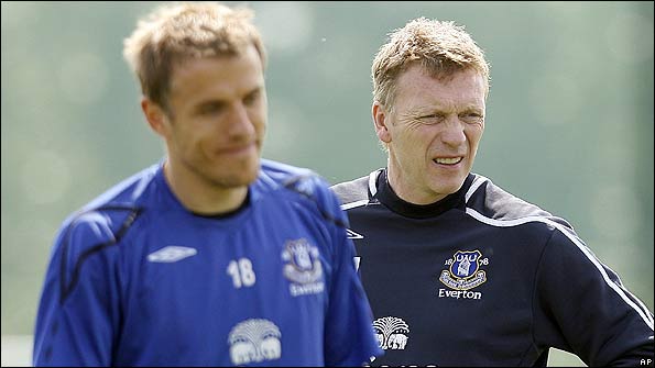 David Moyes (right) with skipper Phil Neville
