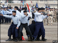 Policiais iraquianos