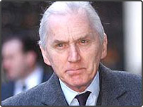 Thẩm phán Brian Hutton là tác giả bản báo cáo 'gây choáng váng' về BBC