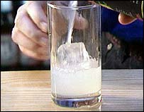 Bares não poderão mais servir bebidas mais baratas para mulheres