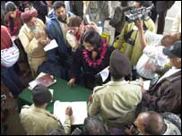 جب لوگ مل سکتے ہیں تو حکومتیں بھی