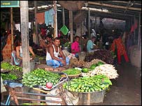 Mercado em Bangladesh (Foto: Eric Brücher Camara)