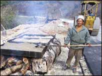 يو کار کوونکی د ډامبر د ويلي کولو پر مهال