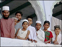 گجرات فسادات کے بعد مسلمانوں کی پسماندگی پر روشنی پڑی ہے