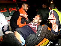 Palestino ferido é levado para hospital