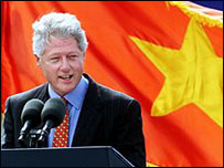 Trong chuyến thăm lịch sử đến Việt Nam năm 2000, tổng thống Mỹ Bill Clinton đã bình thường hóa quan hệ hai nước