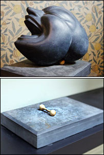 A obra do escultor David Hensel e, abaixo, o suporte vazio em exposição