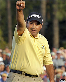 Angel Cabrera celebrates his win