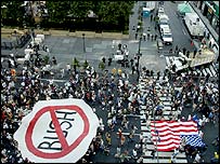 New York'ta Bush karşıtı protestolar (Arşiv)