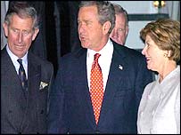 बकिंघम पैलेस के बाहर सुरक्षा