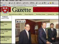 Hình ông Khải tới thăm Đại học Harvard