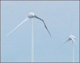 Damaged wind turbine at Conisholme Fell