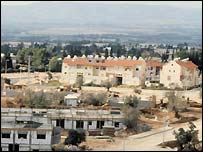 اعتراض فلسطينيی‌ها و فشار جامعه جهانی تا کنون نتوانسته جلوی توسعه شهرک های يهودی نشين را بگيرد