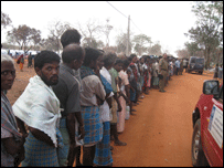 Displaced in Menik Farm camp on 28/04/2009