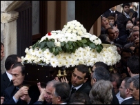 Hrant Dink'in cenazesi taşınıyor