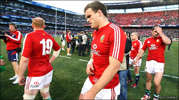 Jamie Roberts contemplates defeat in Pretoria