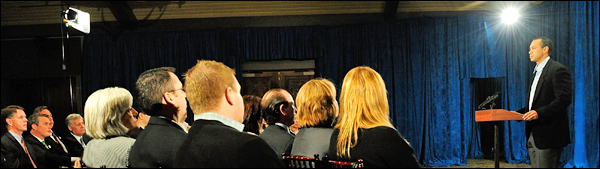 tigerwoods_conf_600.jpg