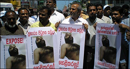 Protest against attacks on media (photo Lankadissent.com)