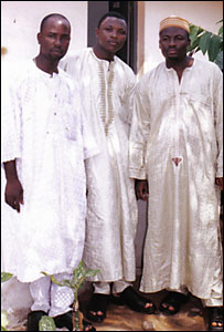 Ibrahim Sannie (centre)