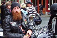 Kevin o clwb y Bleiddiaid