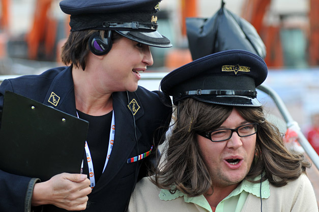 Alan Carr on the tram!