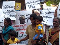 Relatives of the detained LTTE suspects protesting in Colombo (file photo)