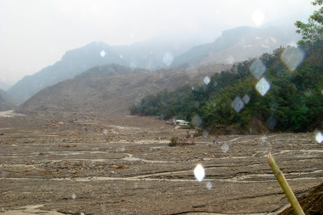 A picture showing Siaolin Village buried in five stories of mud.