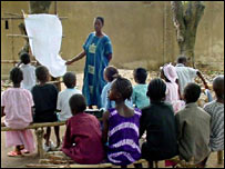 یک مدرسه روستایی در آفریقا