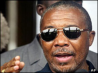 Charles Taylor havia prometido deixa o país depois de 11 de agosto