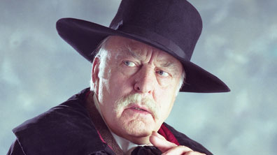 Sir Joseph Channing (Donald Sinden)