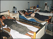 د هرات په روغتون کې افغان کډوال چې وايي ايراني پوليسو په زوره له شړلي او ډبولي