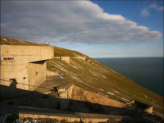 Needles的炮台在冷战时期被改装为洲际导弹火箭试验场。当年的军事禁区如今成为旅游景点。