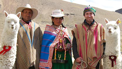 Bruce with Rodolfo, Gladys and their alpacas 