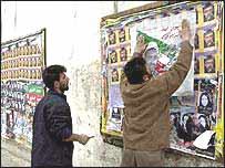 İran'da seçim öncesi asılan posterler