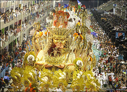 revellersattheriocarnival.jpg