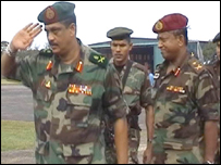SLA Commander Sarath Fonseka (L)