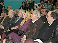 حاضران در مراسم جایزه ادبی گلشیری