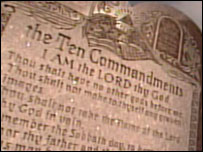 On emrin yer aldığı bir levha