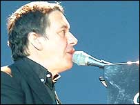 Jools gets with the boogie-woogie.