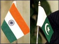 भारत और पाकिस्तान के झंडे