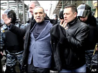 Ông Kasparov bị bắt