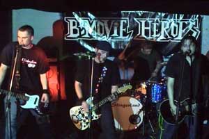 Darren brother's band, The B Movie Heroes are trying to make it in the music business...