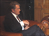 Віктор Ющенко під час одного з попередніх інтерв'ю Українській службі Бі-Бі-Сі. Фото з архіву