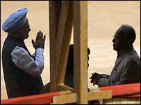 प्रधानमंत्री मनमोहन सिंह और प्रणव मुखर्जी