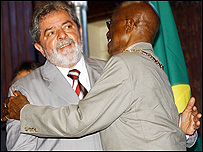 Presidente do Brasil, Luiz Inácio da Silva, e Hamilton Green, prefeito de Georgetown (Foto: Ana Nascimento/ABr)