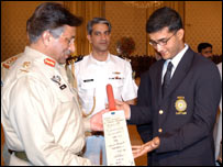  مشرف،گنگولی