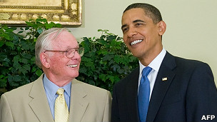 Барак Обама і Нейл Армстронг